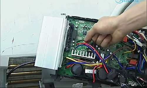 市中美的空调电话是多少